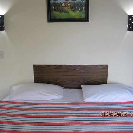 סאן סלבדור Hostal Dona Marta מראה חיצוני תמונה
