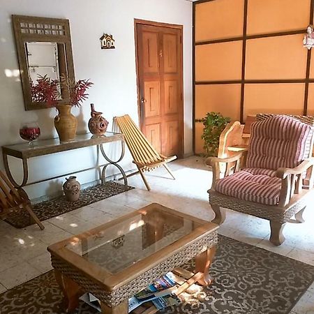 סאן סלבדור Hostal Dona Marta מראה חיצוני תמונה