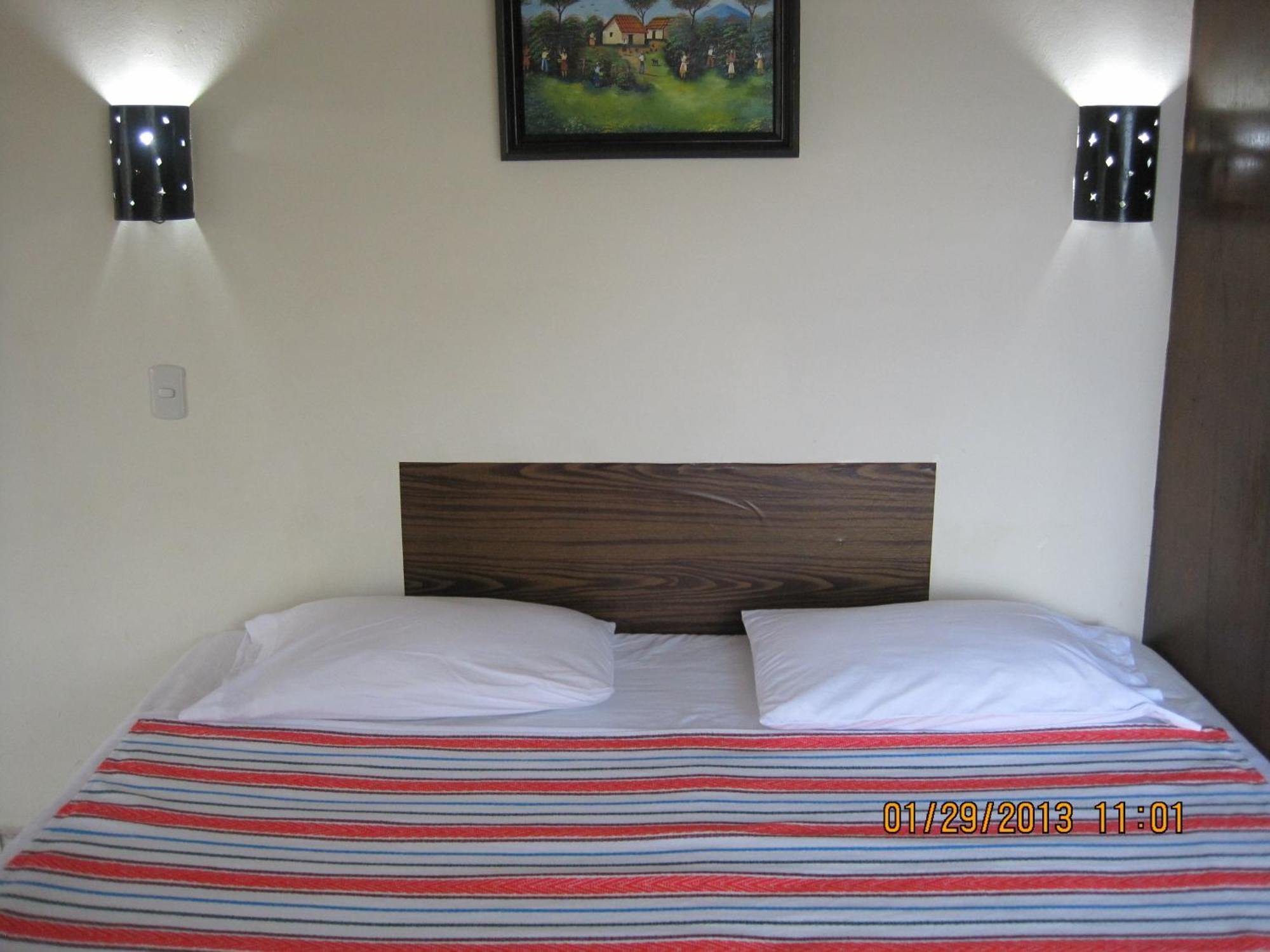 סאן סלבדור Hostal Dona Marta מראה חיצוני תמונה