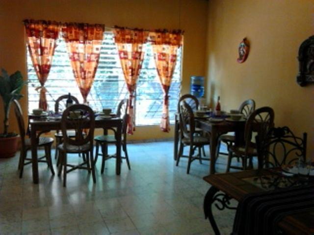 סאן סלבדור Hostal Dona Marta מראה חיצוני תמונה