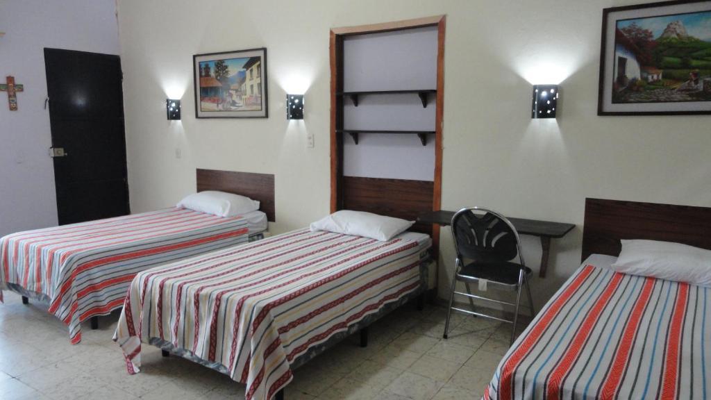 סאן סלבדור Hostal Dona Marta מראה חיצוני תמונה