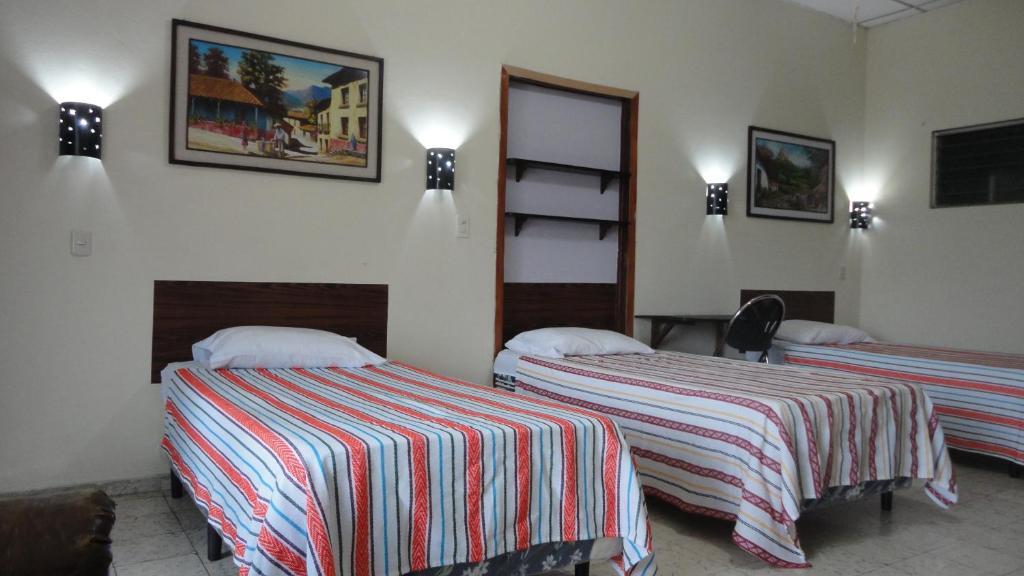 סאן סלבדור Hostal Dona Marta מראה חיצוני תמונה