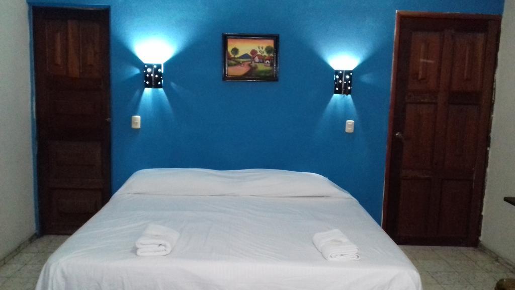 סאן סלבדור Hostal Dona Marta מראה חיצוני תמונה